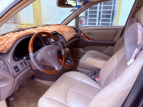 ចង់លក់Lexus Rx300 2001