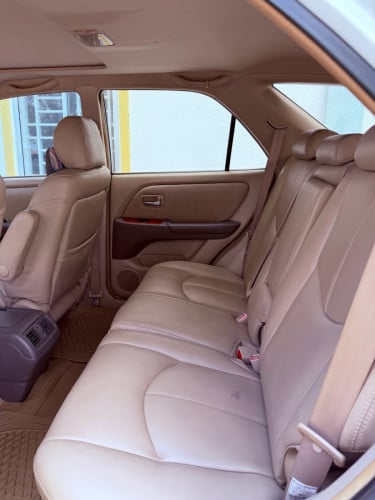 ចង់លក់Lexus Rx300 2001