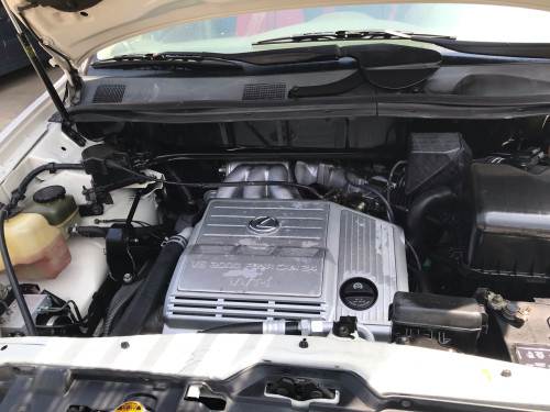 ឡានស្អាត Lexus RX300 ឆ្នាំ99 ឡើង01 ពណ៌ស