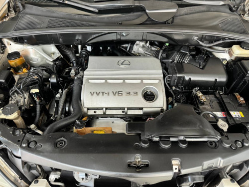 ឡានលក់ LEXUS RX330 ឆ្នាំ04 ពាក់កណ្ដាល full option ប៉ុង1 ក្នុងលឿង ពណ៌ផ្សែងបារី ជាប្រភេទមេឡាន