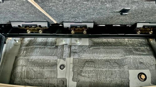 ឡានលក់ LEXUS RX330 ឆ្នាំ04 ពាក់កណ្ដាល full option ប៉ុង1 ក្នុងលឿង ពណ៌ផ្សែងបារី ជាប្រភេទមេឡាន