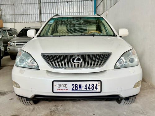 ឡានលក់ LEXUS RX330 ឆ្នាំ06 full option ពេញ ប៉ុង1 ក្នុងលឿង ពណ៌ស