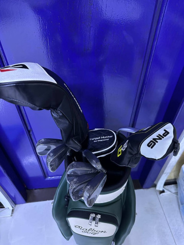លក់កាបូប Malbon Golf នឹងដងវាយកូនហ្គោល