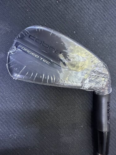 លក់កាបូប Malbon Golf នឹងដងវាយកូនហ្គោល