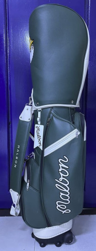 លក់កាបូប Malbon Golf នឹងដងវាយកូនហ្គោល