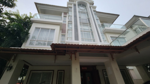 វីឡាសម្រាប់ជួល​នៅជិតផ្សារអ៉ីអនសែនសុខ / Single Villa for Rent near Aeon Mall Sen Sok