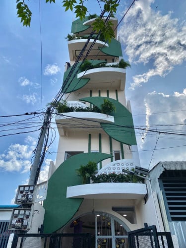 🏠房屋出租, 6间卧室, 7间浴室, 空调, 热水器,发电机