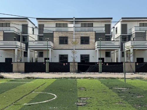 🏡 出租📍 地址 : 波贝 ,有4个房间,  一个月 2.500$