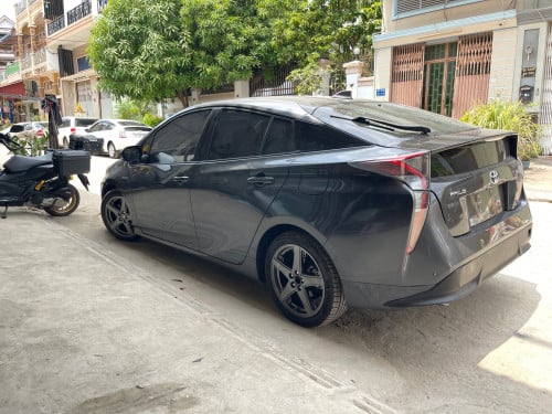 💫TOYOTA Pruis Touring ហ្វូលអុបសិន​  ឆ្នាំ2016​  ក្នុងសរ​  ពណ៌ប្រផេះ​  សន្លឹកពន្ធថ្មី​