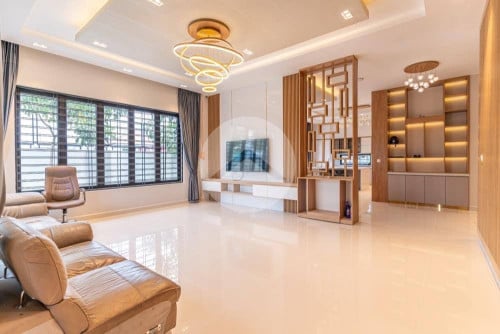 10 Bedroom Pool Villa for Rent near AEON3