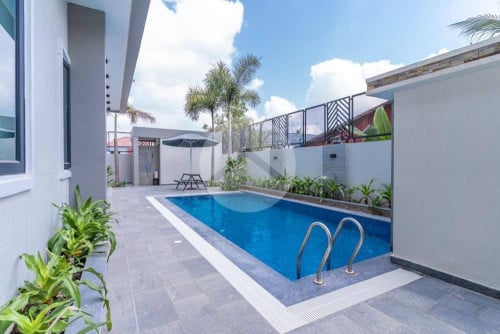 10 Bedroom Pool Villa for Rent near AEON3