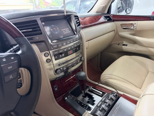 2009 up 2015 Lexus 570 ទើបរៀបចំហើយ