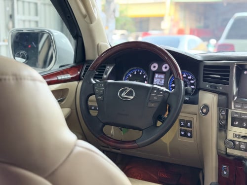 2009 up 2015 Lexus 570 ទើបរៀបចំហើយ