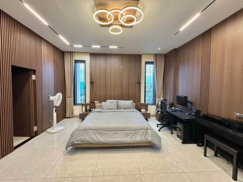 5+1 Bedroom Pool Villa for Rent in Phnom Penh Thmey
