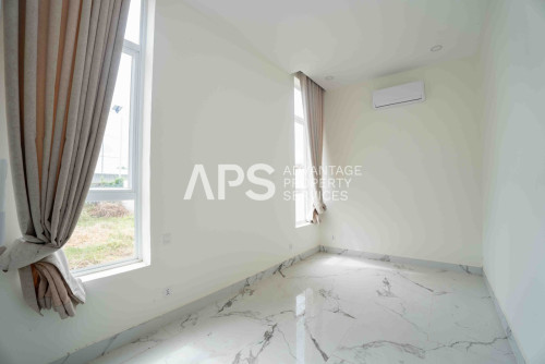 5 Bedroom Villa For Sale - | Preaek Kampues | Phnom Penh