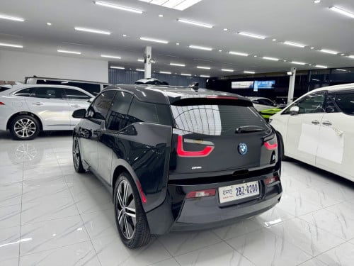 BMW i3 សាំង+អាគុយ