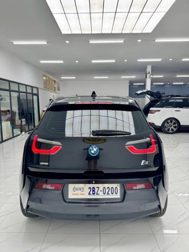 BMW i3 សាំង+អាគុយ