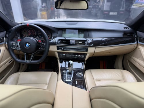 Bmw M5 body ថ្នាំ​សុីន​មួយ​ជុំ​