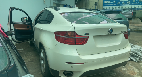 BMW X6 2010 មានពន្ឋ តែត្រូវយកធ្វើថែម