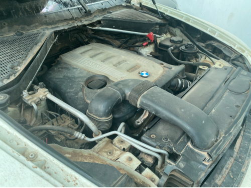 BMW X6 2010 មានពន្ឋ តែត្រូវយកធ្វើថែម