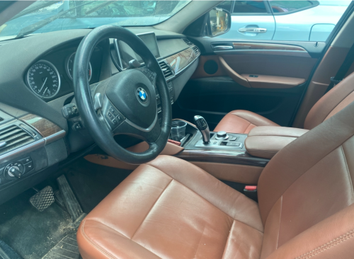 BMW X6 2010 មានពន្ឋ តែត្រូវយកធ្វើថែម