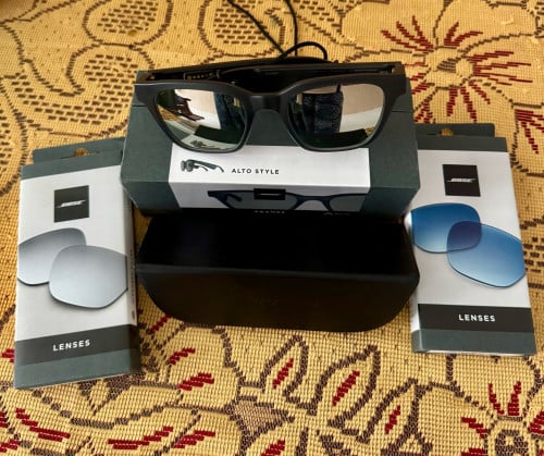 Bose វ៉ែនតាកាពាបន្លឺUVនឹងស្តាប់ចំរៀង