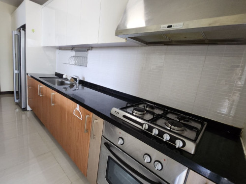 Cheap Price Condo 3 bedroom resale under market price at Camko city garden