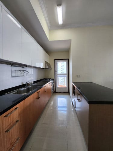 Cheap Price Condo 3 bedroom resale under market price at Camko city garden