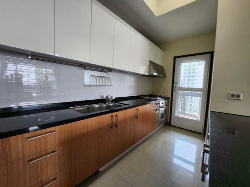 Cheap Price Condo 3 bedroom resale under market price at Camko city garden