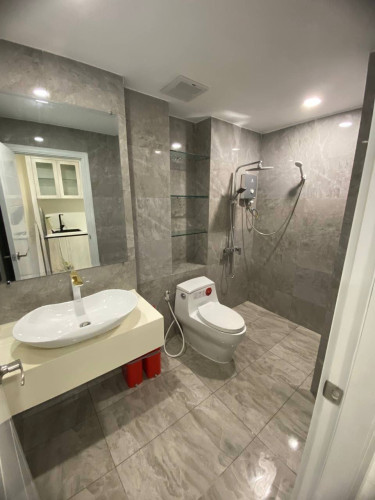 Condo UK 271 two bedroom urgent sell