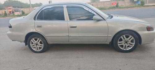 Corolla ឆ្នាំ2002 តម្លៃ 5800 ចរចារ☎️0964616221