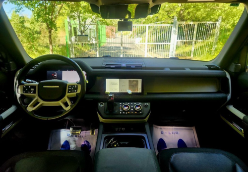 Defender 110 240 SE full option
