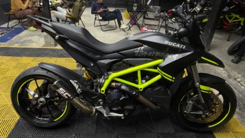 Ducati Hyper strada
