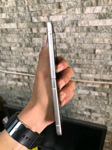 Flip 3 256GB Sim1 លក់120$