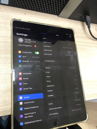 IPad Pro 10.5 64g sim+Wi-Fi សំណុំស៊ីន តម្លៃ115$