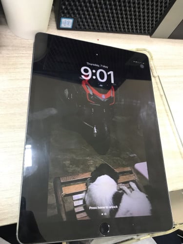 IPad Pro 10.5 64g sim+Wi-Fi សំណុំស៊ីន តម្លៃ115$