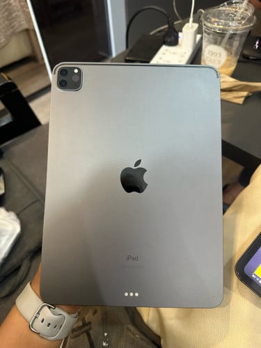 iPad Pro M1 WiFi សានុំសុីន ថ្មខ្ពស់ រាងកោងតួរ
