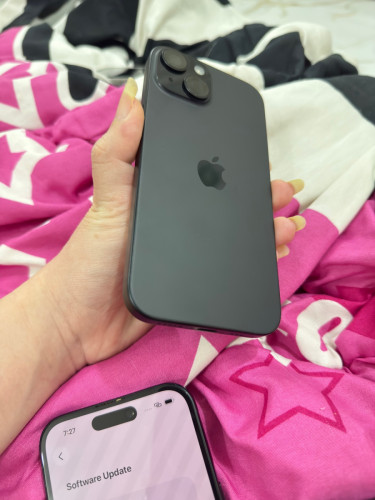 iPhone 15 code CH no camera battery 100%
