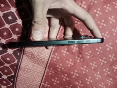 Iphone15plus 256G Locked Sim កែជេីងសុីម Code LLA 99% battery 100%