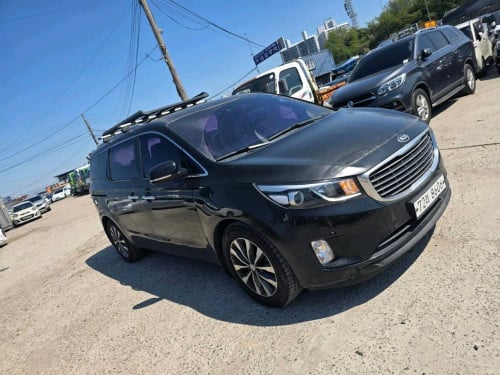 Kia Carnival Full Option 2016 5ប៊ូតុង