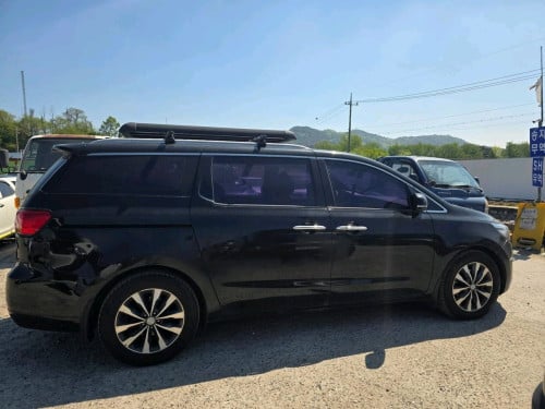 Kia Carnival Full Option 2016 5ប៊ូតុង