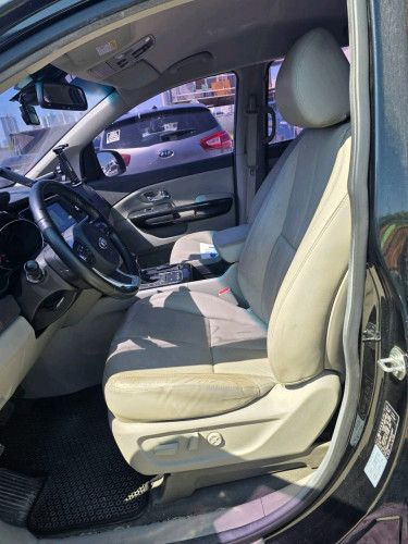 Kia Carnival Full Option 2016 5ប៊ូតុង