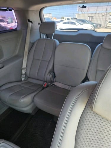 Kia Carnival Full Option 2016 5ប៊ូតុង