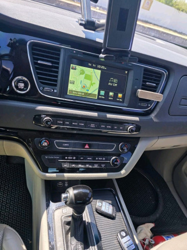 Kia Carnival Full Option 2016 5ប៊ូតុង