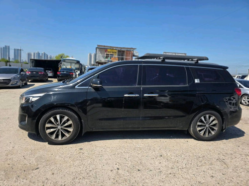 Kia Carnival Full Option 2016 5ប៊ូតុង
