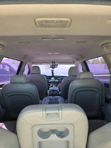 Kia Carnival Full Option 2016 5ប៊ូតុង