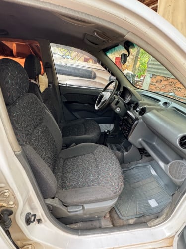 Kia Visto ឆ្នាំ2001  តំលៃលក់ 1850$ តម្លៃធូជាងម៉ូតូ