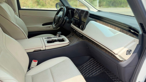 Lexus LM350h 2024 VIP Set