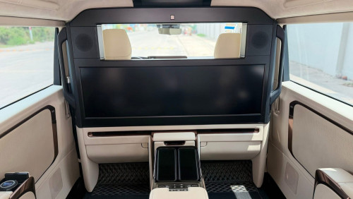 Lexus LM350h 2024 VIP Set
