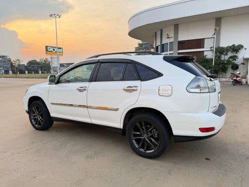 Lexus rx330 ឆ្នាំ2005ប៉ុង2ពាក់កណ្តាល